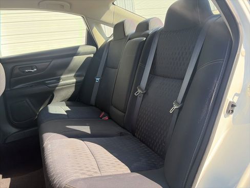 Used 2018 Nissan Altima 2.5 S w/ S Convenience Package image 11