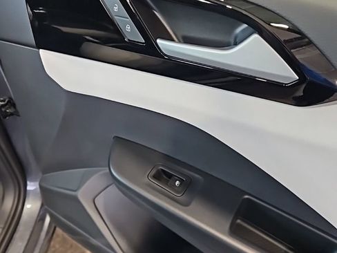 New 2026 Volkswagen Taos S image 12