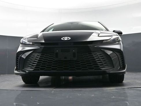 Used 2025 Toyota Camry SE image 33