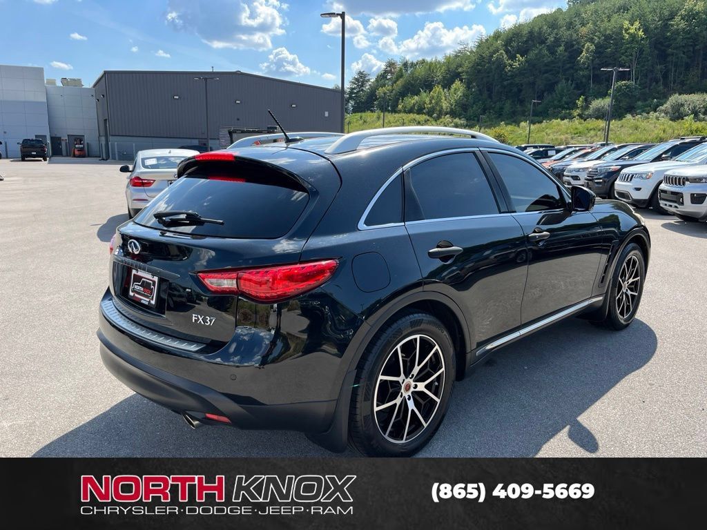 Used 2013 INFINITI FX37 2WD w/ Premium Pkg image 4