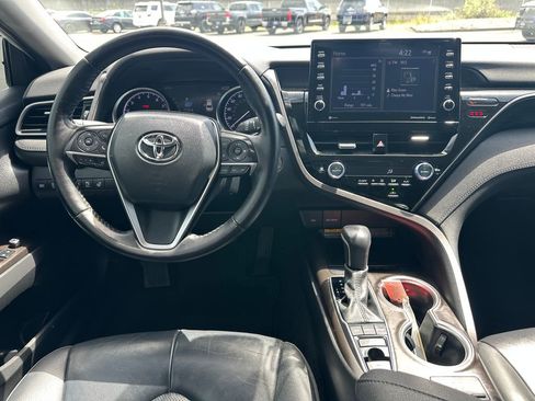 Used 2021 Toyota Camry XLE FWD image 15