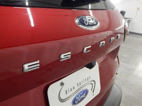 New 2025 Ford Escape SE FWD image 7