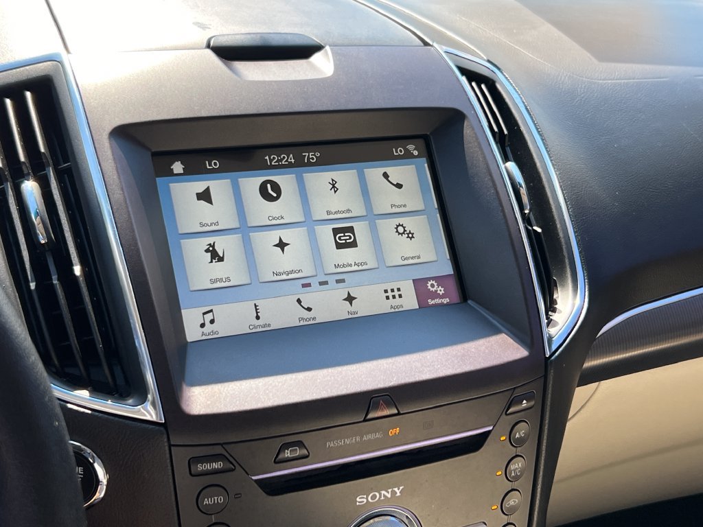 Used 2018 Ford Edge Titanium w/ Equipment Group 302A FWD image 42