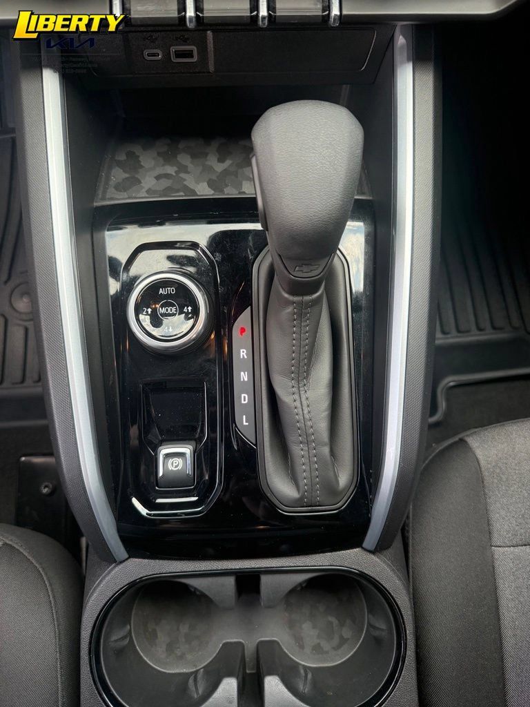 Used 2024 Chevrolet Colorado Trail Boss w/ Advanced Trailering Package AWD/4WD image 14