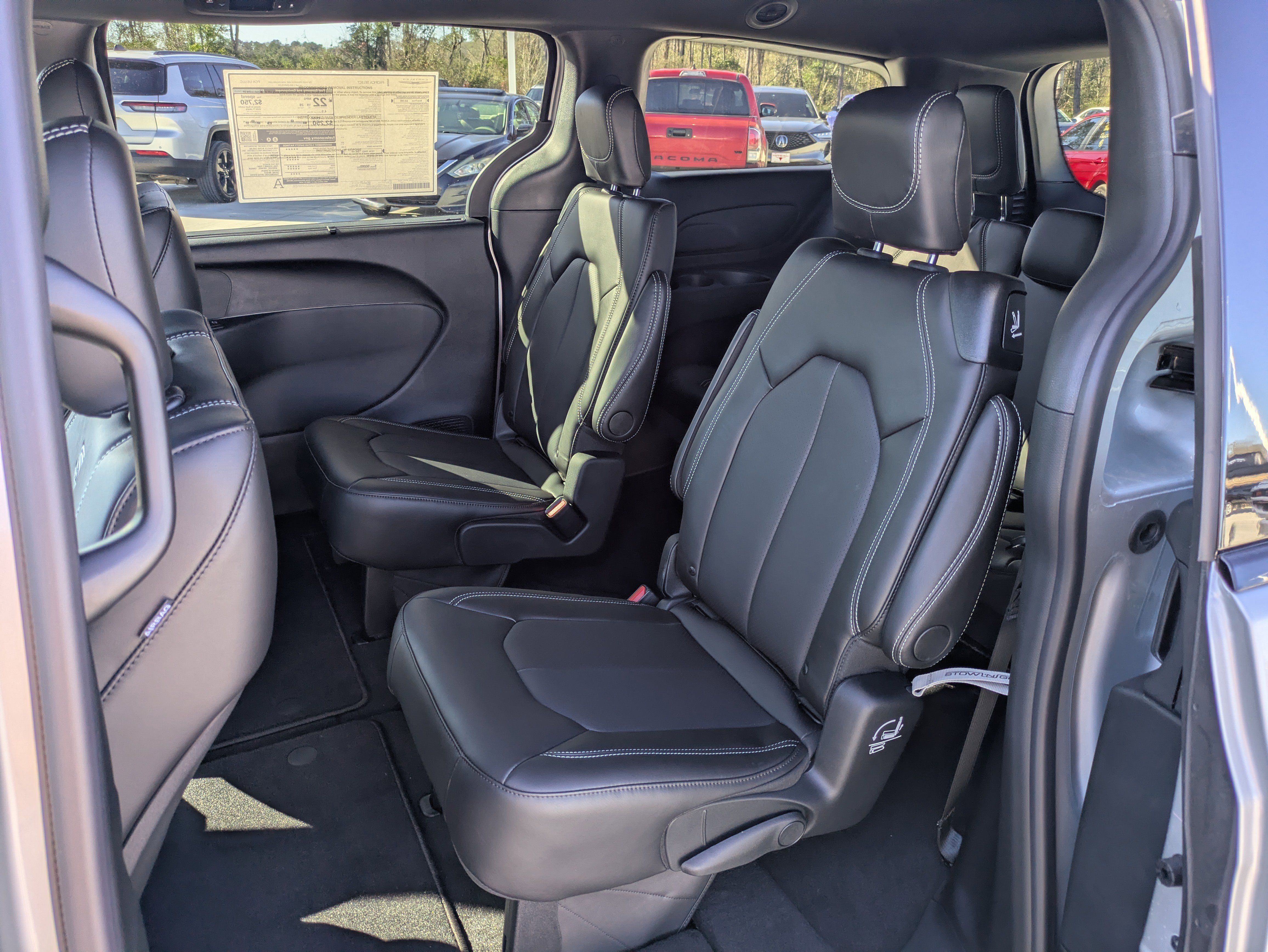 New 2026 Chrysler Pacifica Select w/ S Appearance Package FWD image 13
