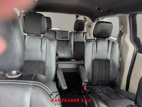 Used 2018 Dodge Grand Caravan SXT FWD image 29