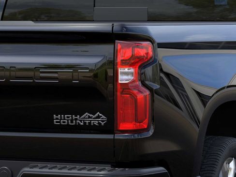 New 2026 Chevrolet Silverado 1500 High Country w/ High Country Premium Package AWD/4WD image 11