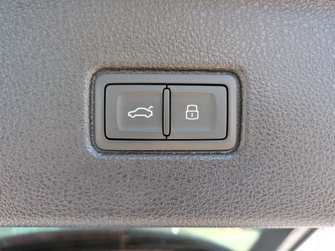 Used 2026 Audi Q7 3.0T Premium Plus AWD/4WD image 43