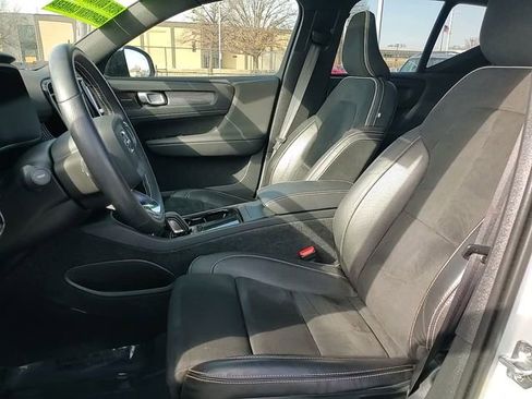 Used 2021 Volvo XC40 P8 Recharge w/ Advanced Package image 10