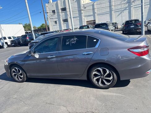 Used 2017 Honda Accord EX-L image 7