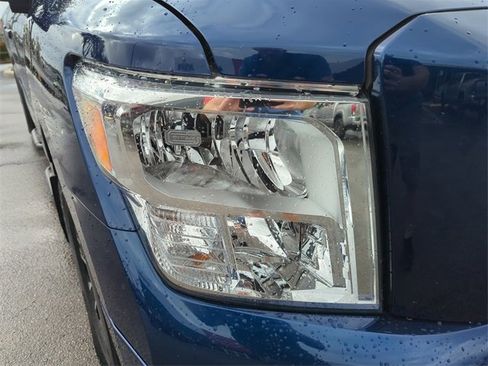 Certified 2024 Nissan Titan SV w/ SV Convenience Package image 17