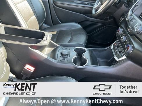 Used 2023 GMC Terrain SLT w/ LPO, Floor Liner Package image 16