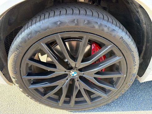 Used 2023 BMW X5 xDrive40i w/ M Sport Package AWD/4WD image 11