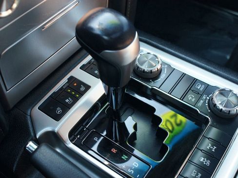 Used 2021 Toyota Land Cruiser image 13