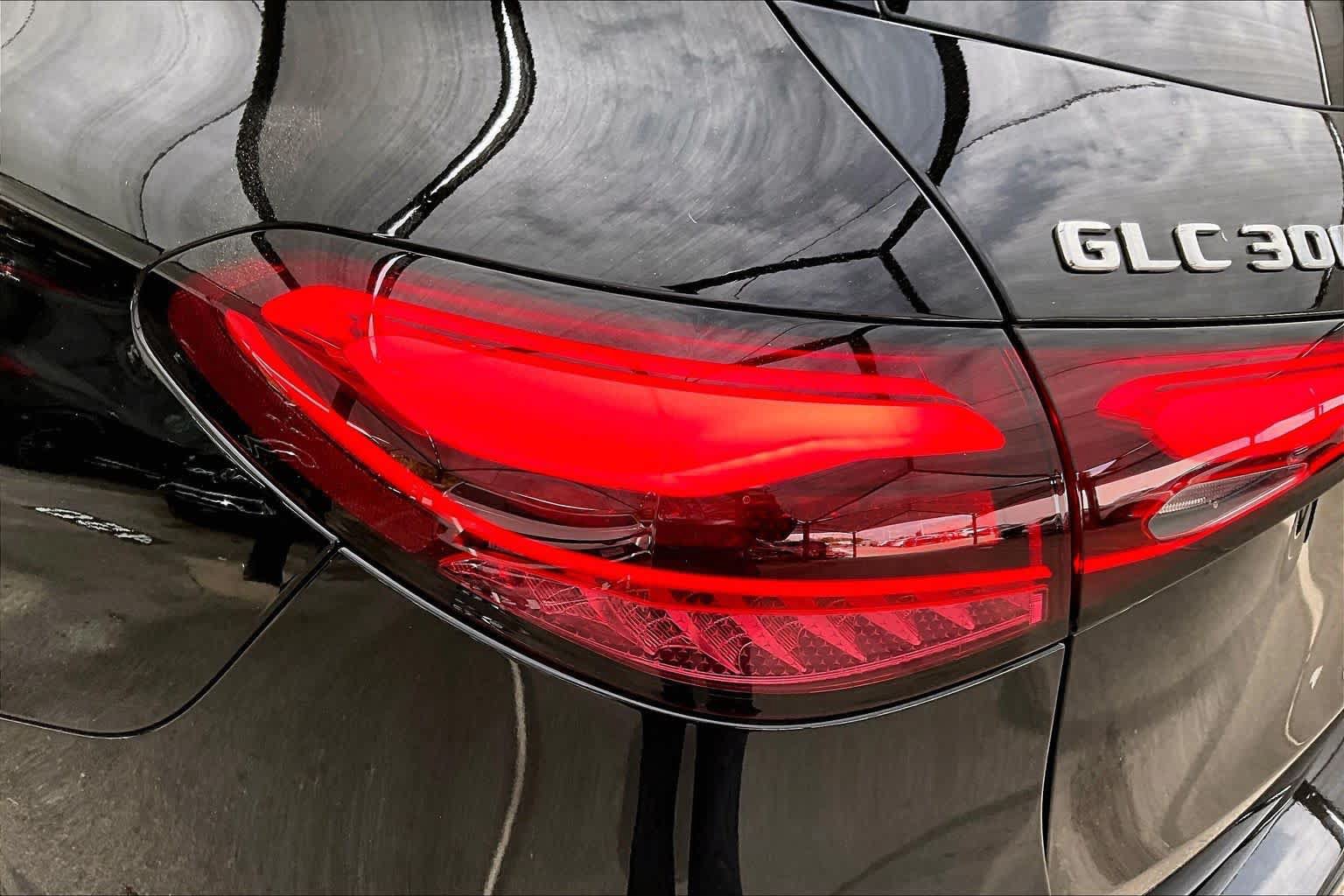 Used 2024 Mercedes-Benz GLC 300 4MATIC image 27