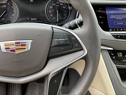 Used 2025 Cadillac XT5 Premium Luxury w/ Technology Package AWD/4WD image 21