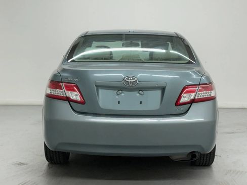 Used 2011 Toyota Camry LE w/ LE Extra-Value Pkg FWD image 5