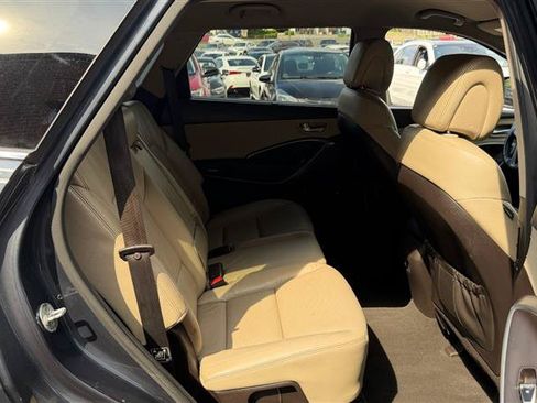 Used 2016 Hyundai Santa Fe SE w/ Option Group 02 AWD/4WD image 14