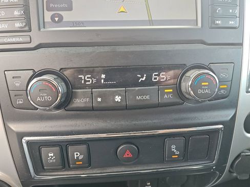 Used 2018 Nissan Titan PRO-4X AWD/4WD image 23