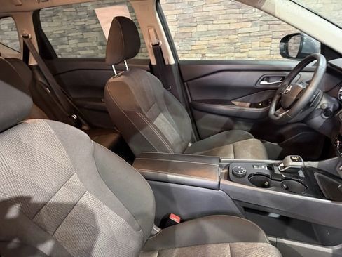 Certified 2025 Nissan Rogue SV image 34