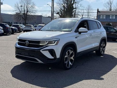 Used 2023 Volkswagen Taos SEL image 1