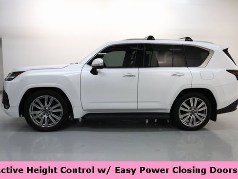 Used 2023 Lexus LX 600 4WD w/ Ultra Luxury Package image 14