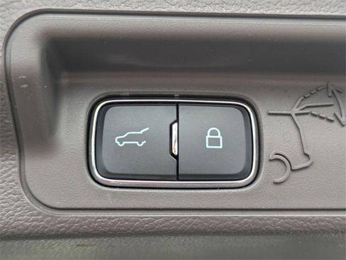 Used 2023 Ford Explorer Platinum w/ Technology Package image 14