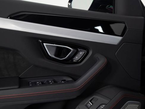 Used 2024 Lamborghini Urus S AWD/4WD image 11