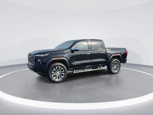 New 2026 GMC Canyon Denali image 4
