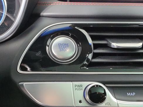 Used 2022 Genesis G70 3.3T RWD image 28