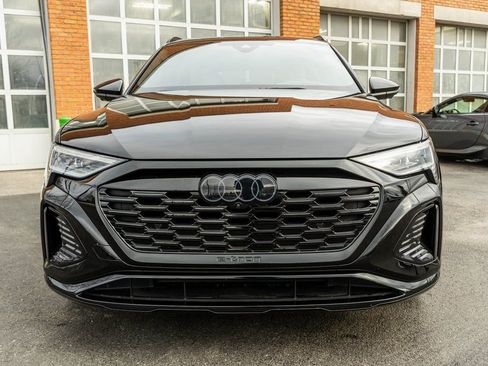 Used 2024 Audi Q8 e-tron Prestige image 41