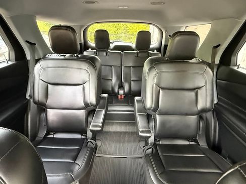 Used 2024 Ford Explorer XLT w/ Equipment Group 202A AWD/4WD image 45