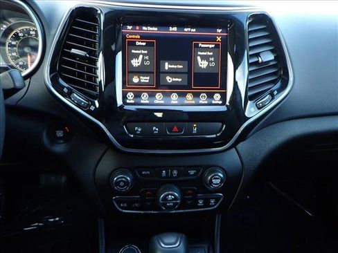 Used 2021 Jeep Cherokee Limited image 18