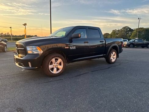 Used 2014 RAM 1500 Express AWD/4WD image 18