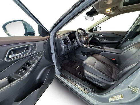 Used 2023 Nissan Rogue Platinum w/ Platinum Premium Package image 10