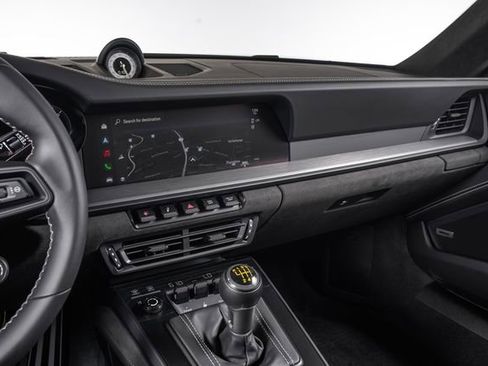 Used 2024 Porsche 911 GT3 RWD image 25