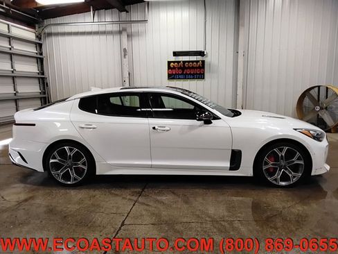 Used 2018 Kia Stinger GT1 RWD image 2
