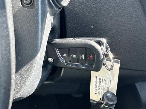 Used 2025 Toyota Corolla LE image 23