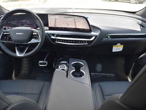 New 2026 Cadillac Lyriq V image 7