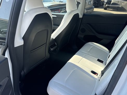 Used 2023 Tesla Model Y Long Range AWD/4WD image 7