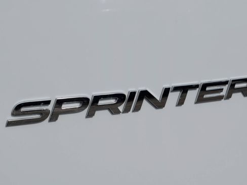Used 2025 Mercedes-Benz Sprinter 2500 image 18