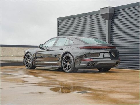 New 2025 Porsche Panamera 4 image 3