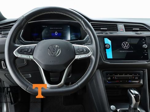 Used 2022 Volkswagen Tiguan SE w/ Panoramic Sunroof Package AWD/4WD image 20