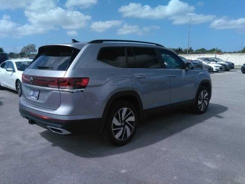 Used 2024 Volkswagen Atlas SE FWD image 6