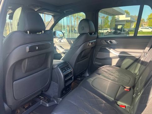 Used 2024 BMW X5 sDrive40i w/ M Sport Package RWD image 11
