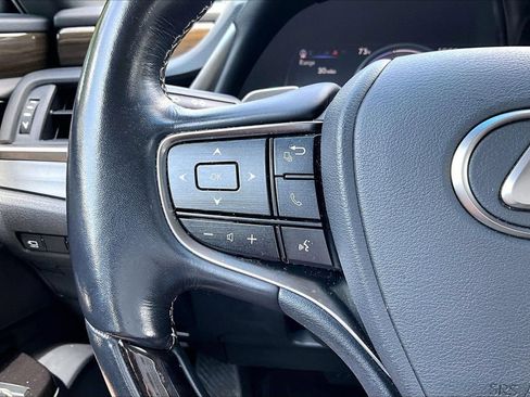Used 2019 Lexus ES 300h w/ Accessory Package 2 FWD image 29