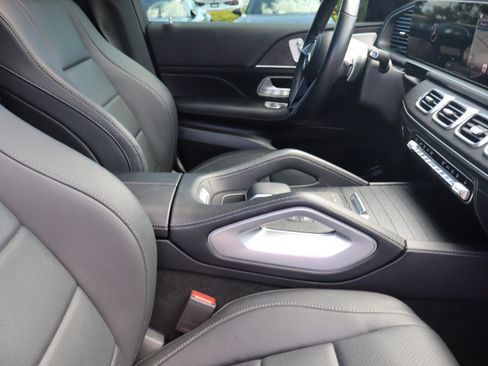 Used 2025 Mercedes-Benz GLE 450e 4MATIC w/ AMG Line Exterior image 16