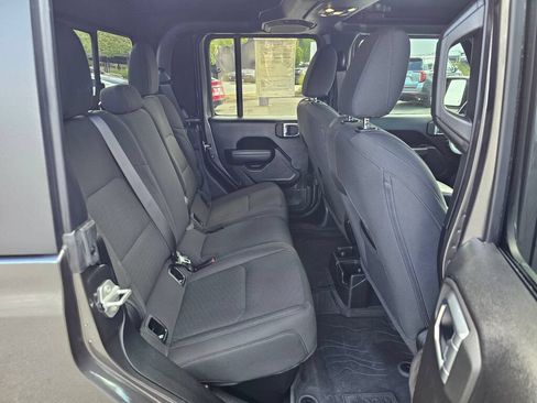 Used 2023 Jeep Gladiator Sport AWD/4WD image 25