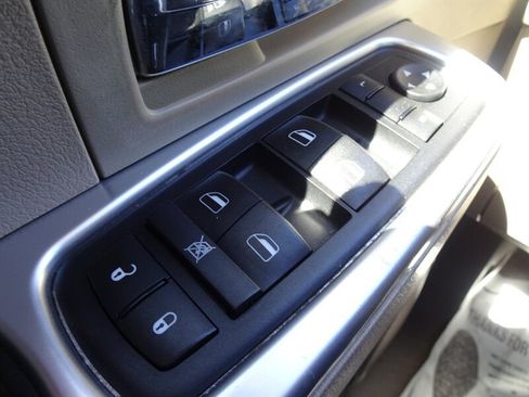 Used 2010 Jeep Liberty Limited w/ Tire & Wheel Group AWD/4WD image 20