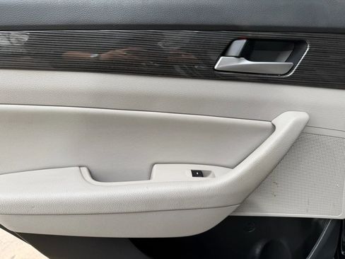 Used 2018 Hyundai Sonata Limited w/ Limited Ultimate Package 03 FWD image 11